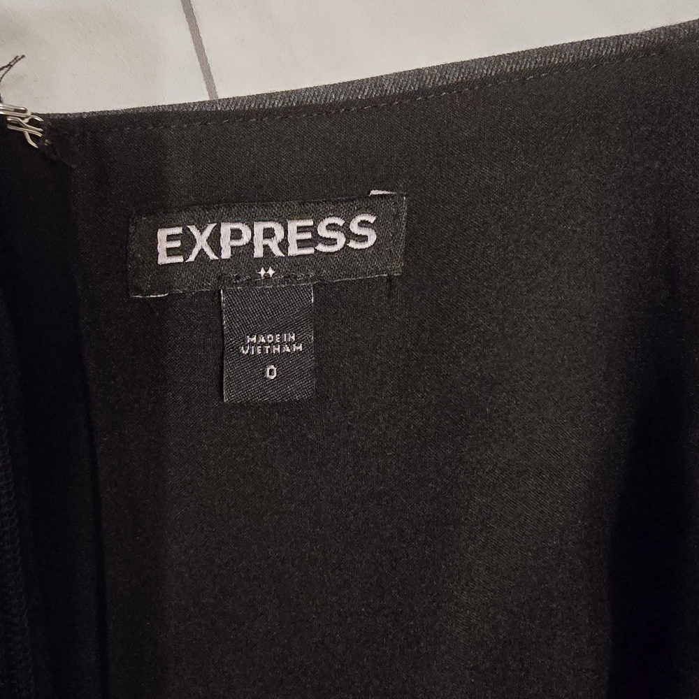 Express Pencil Skirt - Picture 3 of 3